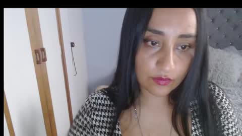 Lunhaa   online show from 02-17-25, 07:31