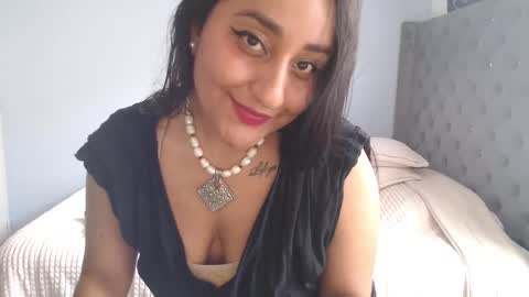 Lunhaa   online show from 09-24-25, 05:05