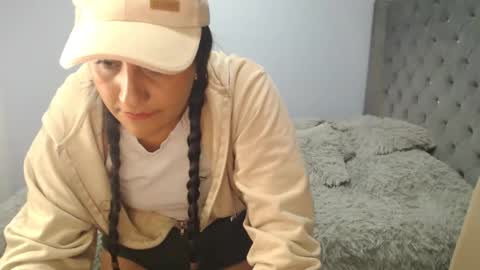 Lunhaa   online show from 11-12-25, 11:14