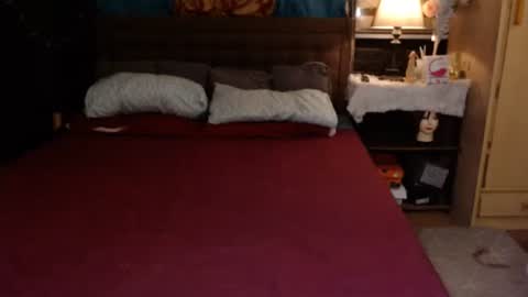 Angela online show from 09-17-25, 12:01