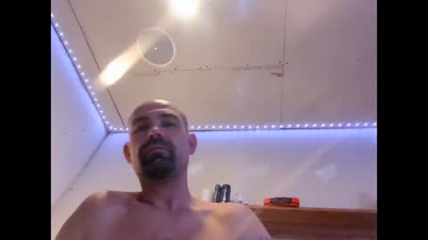 Snapshot of xzbib chatting on 12-25-24, 11:43 Xzbib online show from 12-25-24, 11:43