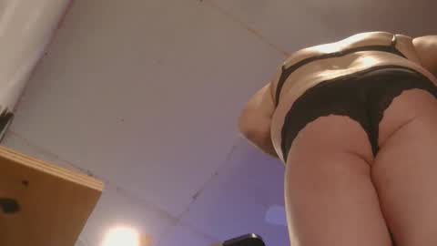 Snapshot of xzbib chatting on 02-14-26, 12:18 Xzbib online show from 02-14-26, 12:18