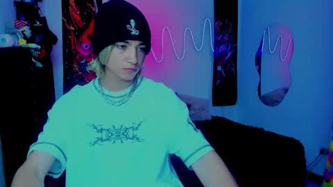 Snapshot of xzerox_ chatting on 09-09-25, 01:49 xzerox_ online show from 09-09-25, 01:49