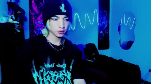 Snapshot of xzerox_ chatting on 09-10-25, 02:44 xzerox_ online show from 09-10-25, 02:44