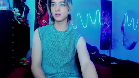 Snapshot of xzerox_ chatting on 09-23-25, 02:03 xzerox_ online show from 09-23-25, 02:03