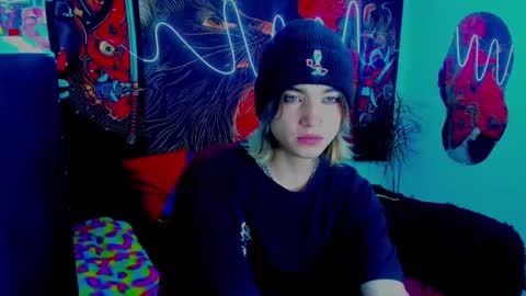 Snapshot of xzerox_ chatting on 10-07-25, 04:31 xzerox_ online show from 10-07-25, 04:31