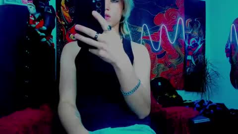 Snapshot of xzerox_ chatting on 10-08-25, 02:20 xzerox_ online show from 10-08-25, 02:20