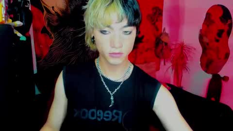 Snapshot of xzerox_ chatting on 12-05-25, 08:38 xzerox_ online show from 12-05-25, 08:38