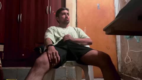 Snapshot of y0ungwithbrowndick chatting on 01-10-25, 10:06 BROWN DICK online show from 01-10-25, 10:06