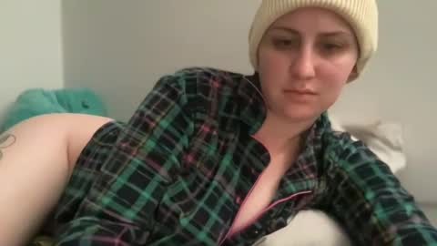 Snapshot of y0uvebeenjinxed chatting on 09-18-25, 06:04 Jinx online show from 09-18-25, 06:04