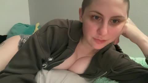 Snapshot of y0uvebeenjinxed chatting on 10-03-25, 06:21 Jinx online show from 10-03-25, 06:21