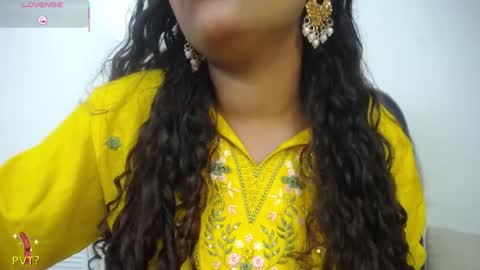 Snapshot of yaazhini457034 chatting on 05-20-26, 12:11 yazhini online show from 05-20-26, 12:11