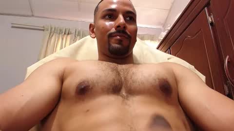 Snapshot of yagofox chatting on 02-28-25, 06:31 Yago Fox online show from 02-28-25, 06:31