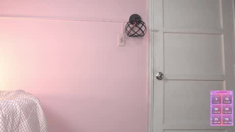 Snapshot of yahaira_26 chatting on 11-27-25, 01:18 petronila online show from 11-27-25, 01:18