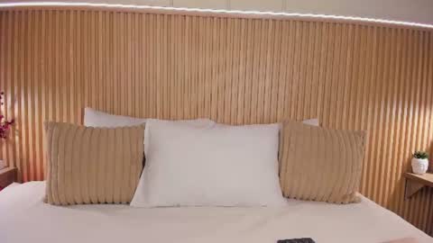 Yalezka online show from 07-28-26, 04:08