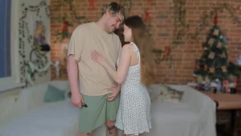 Snapshot of yami_yami_yami chatting on 12-18-25, 12:33 Mia and Andry online show from 12-18-25, 12:33