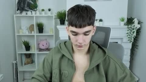 yamitwink online show from 11-18-25, 08:24