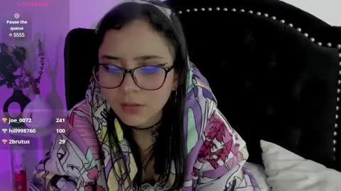 Snapshot of yan_nyan chatting on 12-14-24, 01:28 yan_nyan online show from 12-14-24, 01:28