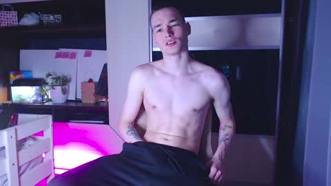 Snapshot of yan_rizen chatting on 12-15-24, 08:47 Yan online show from 12-15-24, 08:47