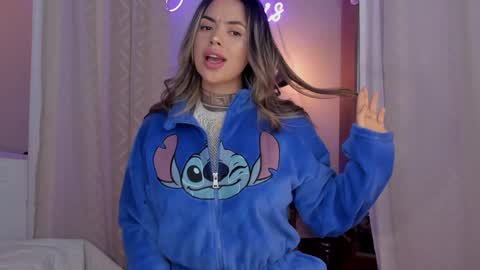 YANDRA CELIS online show from 01-15-25, 03:43