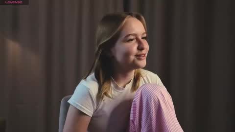 Kate online show from 09-28-25, 03:06