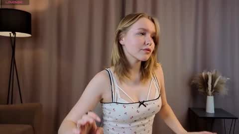 Kate online show from 10-19-25, 03:01