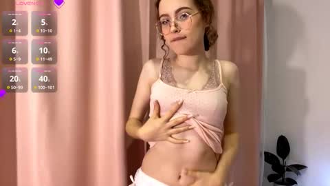 Snapshot of yaniraekberg chatting on 11-28-25, 06:10 Marry online show from 11-28-25, 06:10