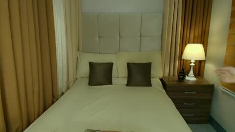 Allisonn online show from 02-06-25, 02:33