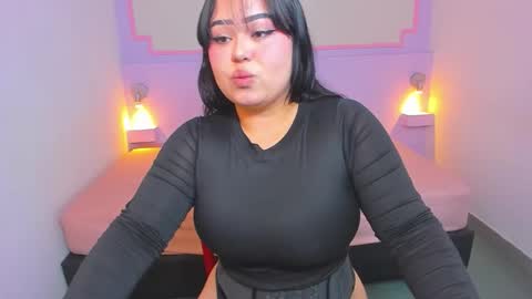 Snapshot of yarafox8 chatting on 09-09-25, 02:44 YARA online show from 09-09-25, 02:44
