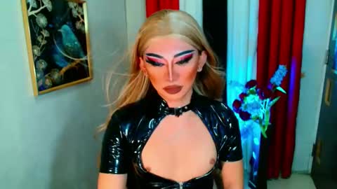 Snapshot of yasii19 chatting on 10-22-25, 04:40 miss yasii online show from 10-22-25, 04:40