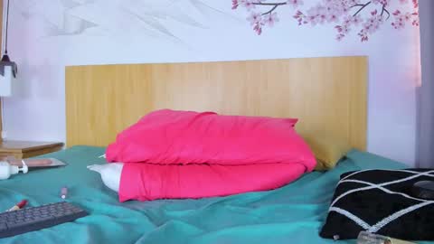 Yasminn Scott online show from 01-28-25, 03:25