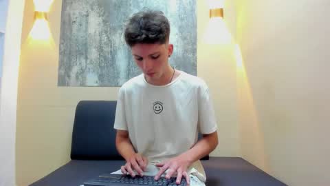 Yatson online show from 03-25-26, 08:59