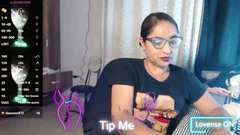 Snapshot of yaya____ chatting on 02-14-26, 08:49 yaya____ online show from 02-14-26, 08:49