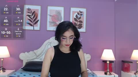 Snapshot of yayaqueen chatting on 05-17-26, 12:34 Yaya online show from 05-17-26, 12:34