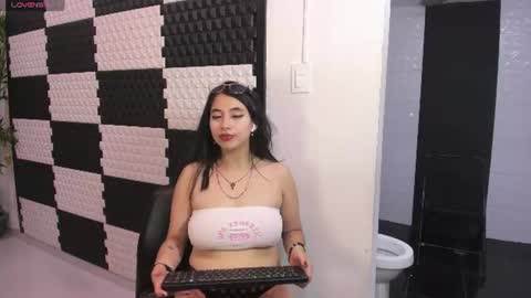 Snapshot of yayaqueen chatting on 07-03-26, 12:22 Yaya online show from 07-03-26, 12:22