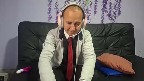 Hazzan online show from 11-13-25, 02:49