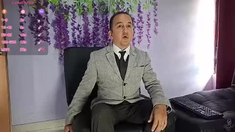 Hazzan online show from 06-08-26, 01:22