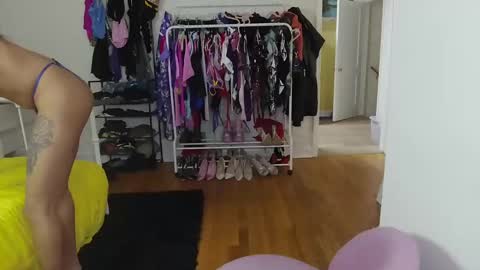 Yazmin Royal online show from 11-16-25, 08:20