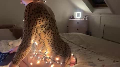 rina online show from 10-17-25, 11:07