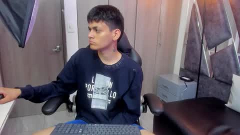 Snapshot of yef_thinn chatting on 11-22-25, 04:11 yef_thinn online show from 11-22-25, 04:11