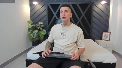 YEIKO ROMERO online show from 02-16-25, 01:27