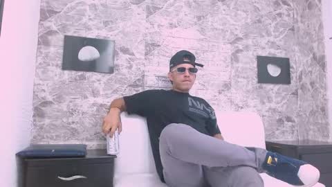 Yeison online show from 11-08-25, 11:21