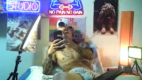 Snapshot of yeisoncastellanos1999 chatting on 09-15-25, 11:49 yeisoncastellanos1999 online show from 09-15-25, 11:49