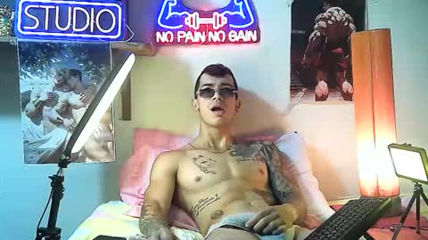 Snapshot of yeisoncastellanos1999 chatting on 10-01-25, 06:25 yeisoncastellanos1999 online show from 10-01-25, 06:25