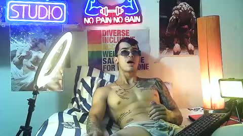 Snapshot of yeisoncastellanos1999 chatting on 10-16-25, 12:00 yeisoncastellanos1999 online show from 10-16-25, 12:00