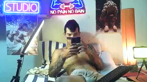 Snapshot of yeisoncastellanos1999 chatting on 10-17-25, 07:16 yeisoncastellanos1999 online show from 10-17-25, 07:16