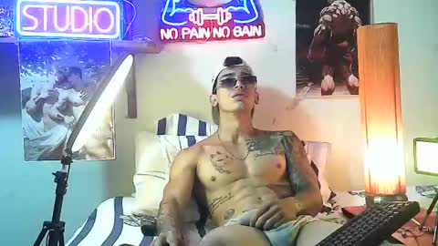 Snapshot of yeisoncastellanos1999 chatting on 10-19-25, 02:50 yeisoncastellanos1999 online show from 10-19-25, 02:50