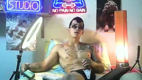 Snapshot of yeisoncastellanos1999 chatting on 10-20-25, 02:28 yeisoncastellanos1999 online show from 10-20-25, 02:28