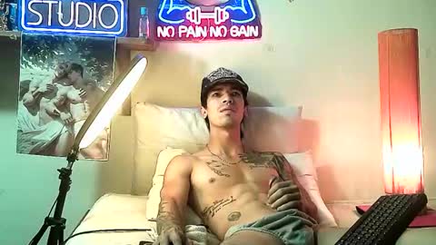 yeisoncastellanos1999 online show from 11-30-25, 08:24