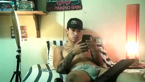 yeisoncastellanos1999 online show from 04-06-26, 08:10